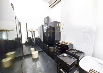 Interno non residenziale - Parrucchieri Uomo - Donna via dell'Indipendenza, Bologna (zona Irnerio) - foto 17