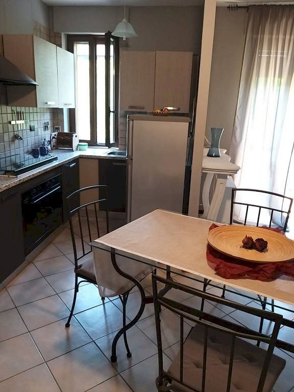 Cucina - Appartamento via Valtiglione, Isola d'Asti - foto 3