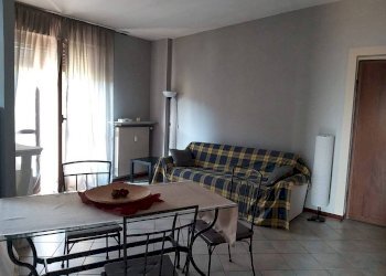 Salone - Appartamento via Valtiglione, Isola d'Asti - foto 2