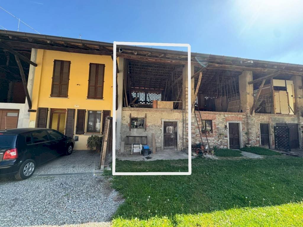 Facciata - Casa indipendente via Libertà, 16, Casale Litta - foto 1