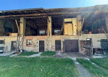 Facciata - Casa indipendente via Libertà, 16, Casale Litta - foto 3