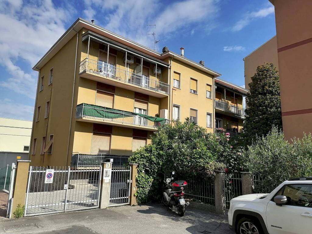 Facciata - Bilocale via Carlo Rognoni, 5, Parma (zona Pablo) - foto 1