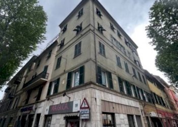 Facciata - Ufficio piazza Enrico Tazzoli, Genova (zona Sestri Ponente) - foto 1