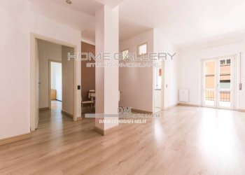 Ingresso - Trilocale via Angelo Carrara, Genova (zona Quarto) - foto 2