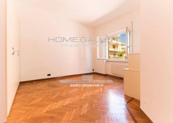 Camera da letto - Trilocale via Angelo Carrara, Genova (zona Quarto) - foto 7