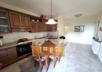 Cucina - Trilocale via Castelletti, Signa - foto 1