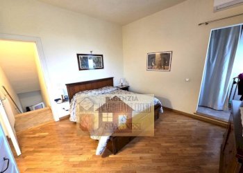 Camera da letto - Trilocale via Castelletti, Signa - foto 3