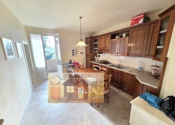 Cucina - Trilocale via Castelletti, Signa - foto 5