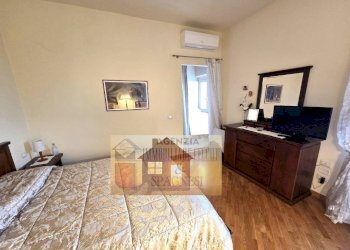 Camera da letto - Trilocale via Castelletti, Signa - foto 36