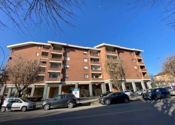 Facciata - Appartamento viale Giuseppe Garibaldi, 35, Carmagnola - foto 1