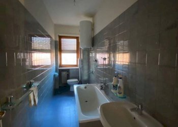 Bagno - Appartamento viale Giuseppe Garibaldi, 35, Carmagnola - foto 7