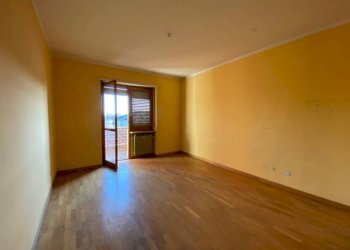 Camera da letto - Appartamento viale Giuseppe Garibaldi, 35, Carmagnola - foto 9