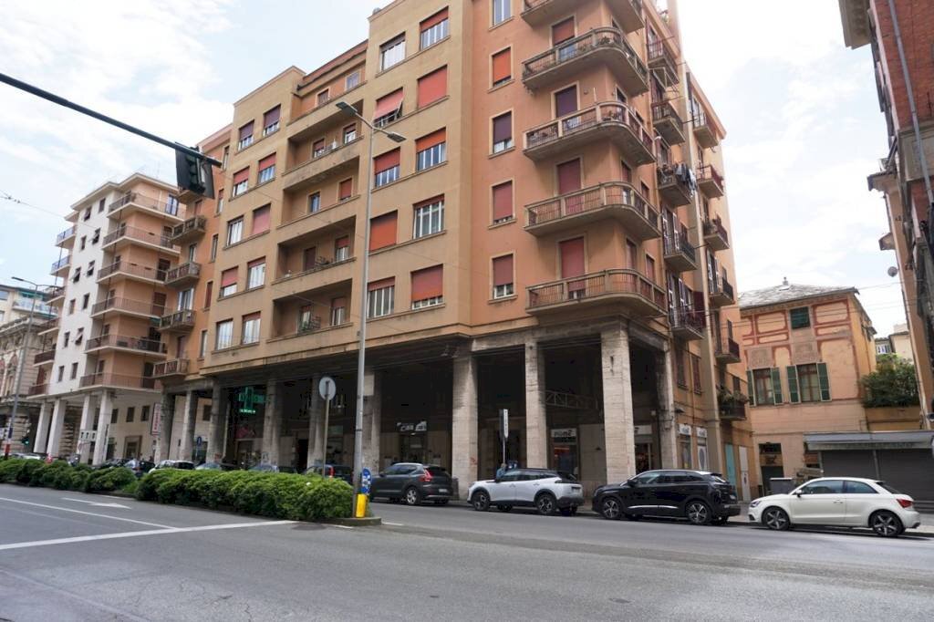 Facciata - Trilocale via Antonio Cantore, Genova (zona Sampierdarena) - foto 1