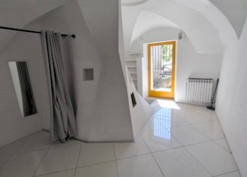 Ingresso - Negozio via Sant'Anselmo, 138, Aosta - foto 3