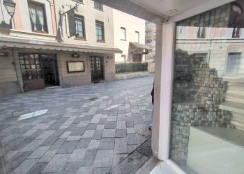 Cortile interno - Negozio via Sant'Anselmo, 138, Aosta - foto 9