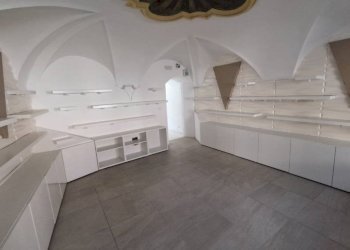 Cucina - Negozio via Sant'Anselmo, 138, Aosta - foto 10