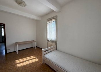 Camera da letto - Quadrilocale via Carlo Zucchi, Modena (zona Circoscrizione 1) - foto 25