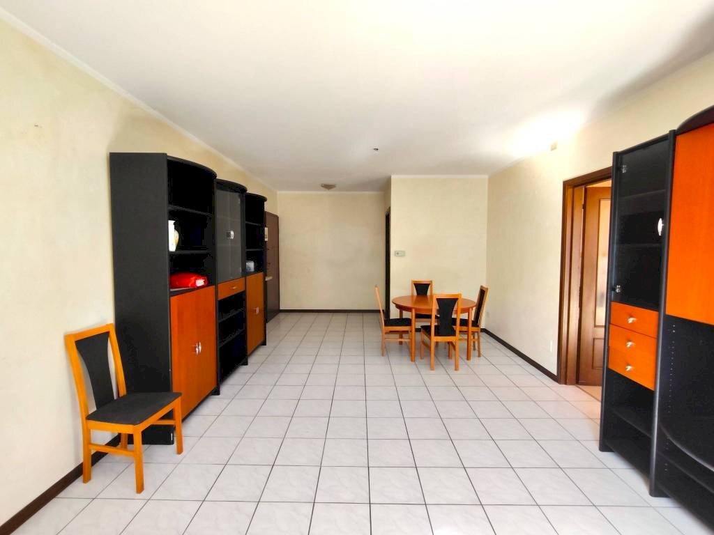 Salone - Quadrilocale via Cesare Vinaj, 12, Cuneo (zona Donatello) - foto 3