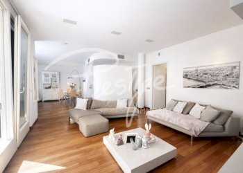 Salone - Appartamento via Enrico Toti, 11A, La Spezia - foto 2