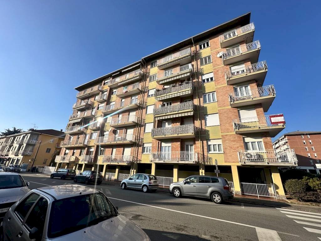 Facciata - Appartamento via Piemonte, 23, Biella - foto 3