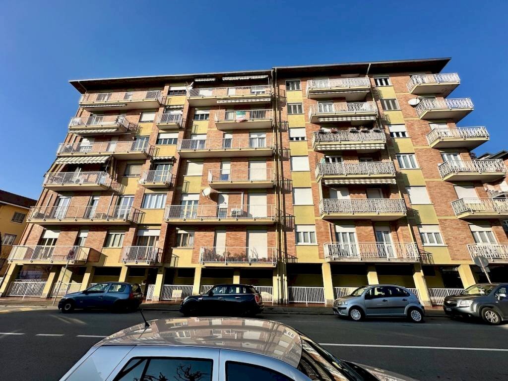 Facciata - Appartamento via Piemonte, 23, Biella - foto 3