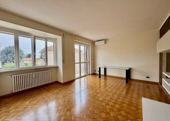 Soggiorno - Appartamento via Piemonte, 23, Biella - foto 1