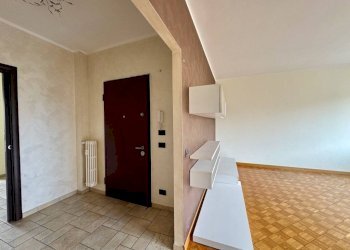 Ingresso - Appartamento via Piemonte, 23, Biella - foto 8