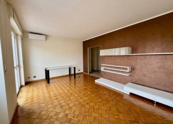 Soggiorno - Appartamento via Piemonte, 23, Biella - foto 9