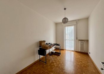 Camera da letto - Appartamento via Piemonte, 23, Biella - foto 19