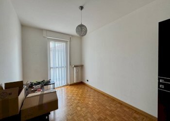 Camera da letto - Appartamento via Piemonte, 23, Biella - foto 20