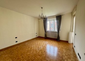 Camera da letto - Appartamento via Piemonte, 23, Biella - foto 34