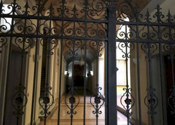 Interno palazzo - Appartamento via Galliera, 17, Bologna (zona Centro Storico) - foto 2