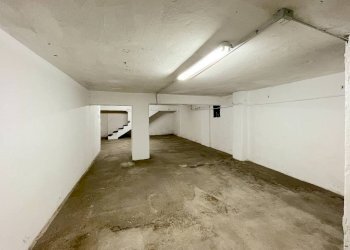 Magazzino - Negozio via San Fruttuoso, 16, Genova (zona Marassi) - foto 13