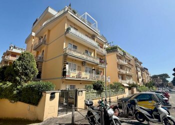 Facciata 1. - Bilocale via Del Casaletto, Roma - foto 25