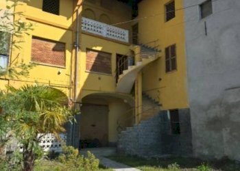 Facciata - Casa indipendente via Camillo Benso di Cavour, 21, Strambino - foto 2