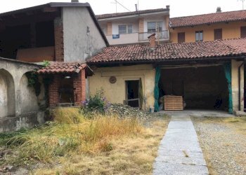 Facciata - Casa indipendente via Camillo Benso di Cavour, 21, Strambino - foto 34