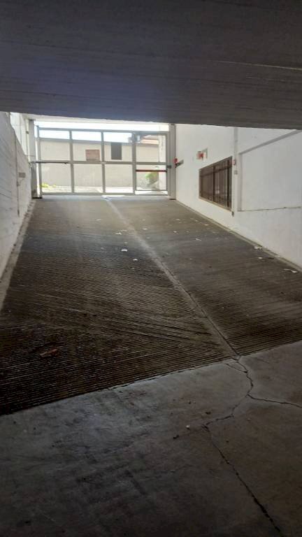 Interno non residenziale - Box via Cesare Battisti, Aosta - foto 2