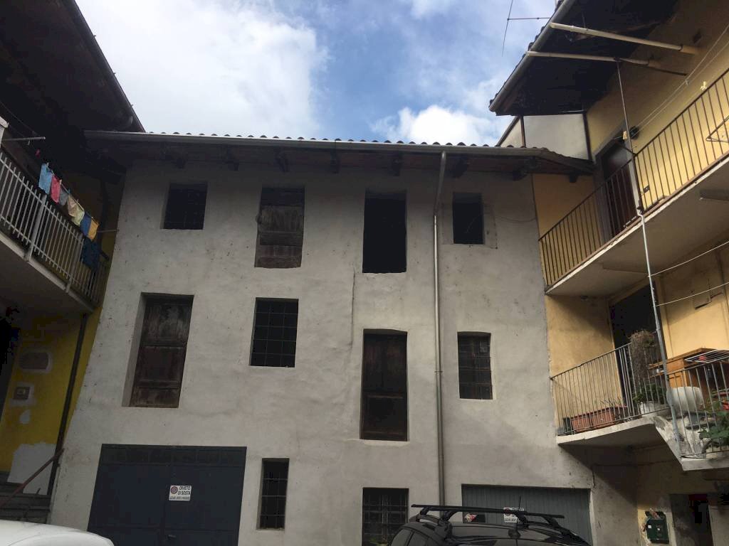 Facciata - Box vicolo Giordano, 8, Ivrea - foto 1