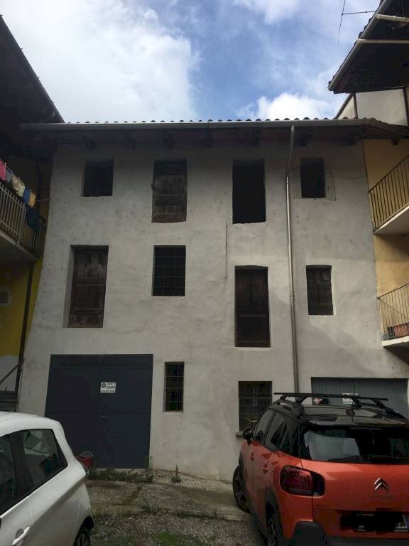 Facciata - Box vicolo Giordano, 8, Ivrea - foto 2