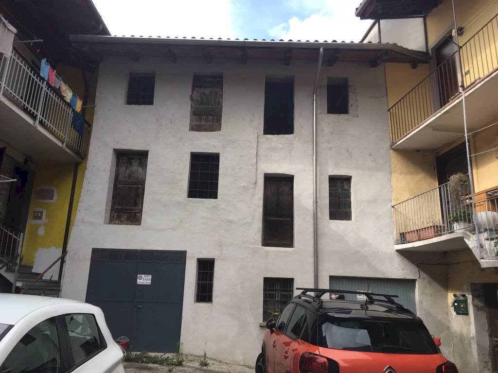 Facciata - Box vicolo Giordano, 8, Ivrea - foto 3