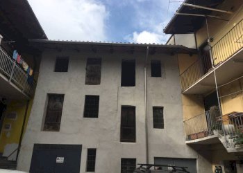 Facciata - Box vicolo Giordano, 8, Ivrea - foto 1