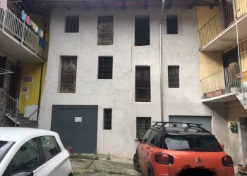 Facciata - Box vicolo Giordano, 8, Ivrea - foto 5