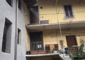 Facciata - Box vicolo Giordano, 8, Ivrea - foto 6