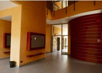 Interno palazzo - Appartamento all'asta via Fiumara, 7, Genova (zona Sampierdarena) - foto 4