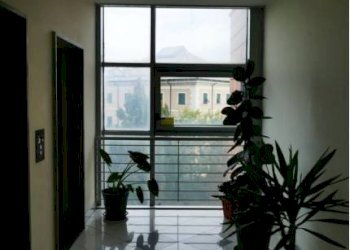 Interno palazzo - Appartamento all'asta via Fiumara, 7, Genova (zona Sampierdarena) - foto 5