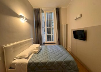 Camera da letto - Bilocale vico di Pellicceria, 1, Genova (zona Centro Storico) - foto 5