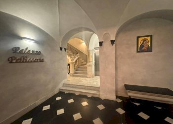 Interno palazzo - Bilocale vico di Pellicceria, 1, Genova (zona Centro Storico) - foto 11