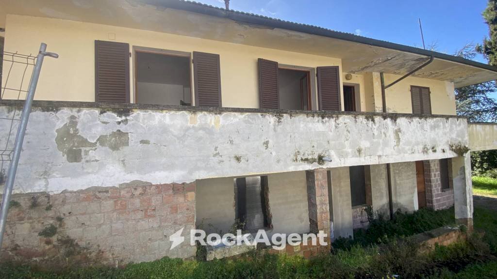 Facciata - Villa viale Mazzini, 41/B, Peccioli - foto 3