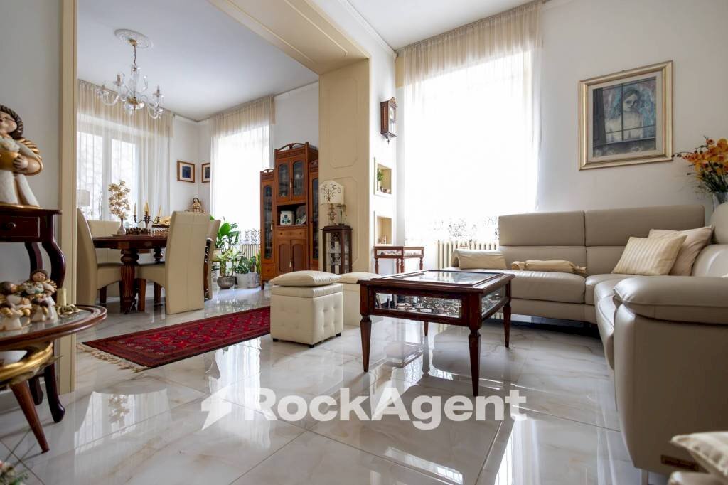 Salone - Quadrilocale via Aldo Barbaro, 30, Catanzaro - foto 3