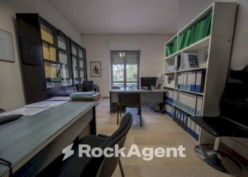 Interno non residenziale - Appartamento viale Adua, 42, Sassari - foto 1